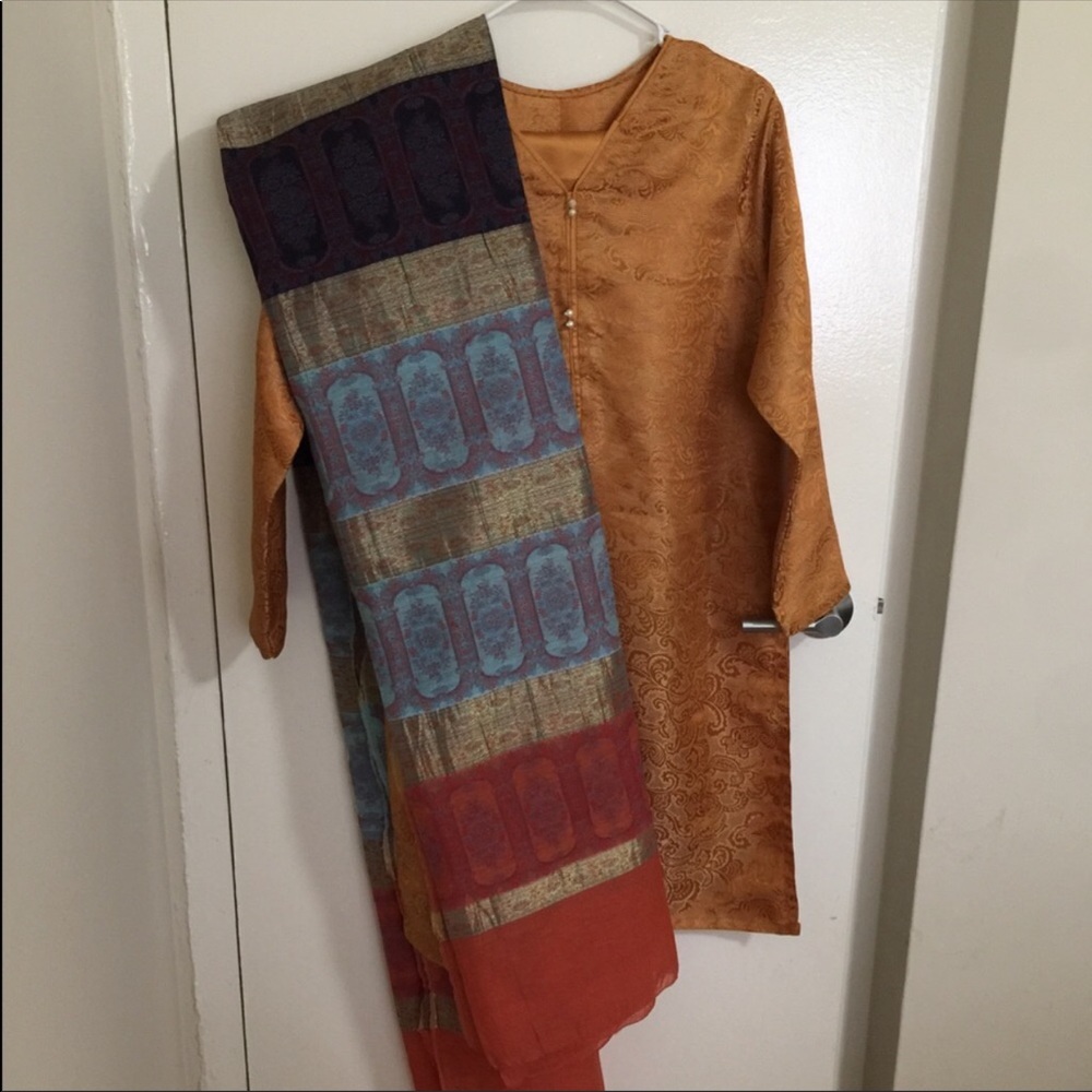 Three piece jamawar dress L